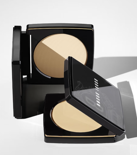 芭比波朗羽柔蜜粉饼：轻盈定妆，全天候美丽守护